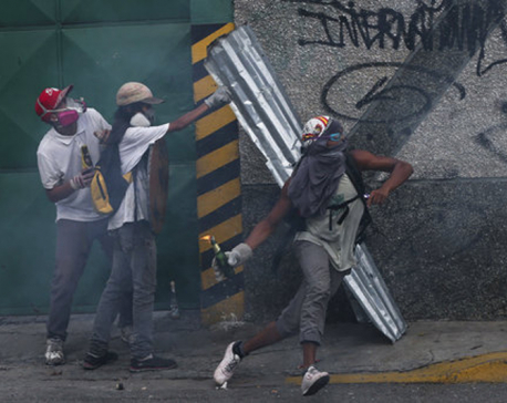Venezuela's opposition seeks to keep pressure on Maduro